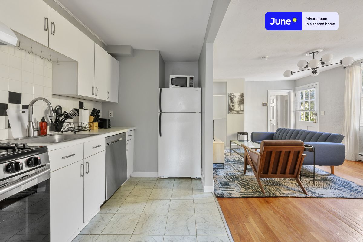 Photos of apartment on Bacon St.,Boston MA 02458