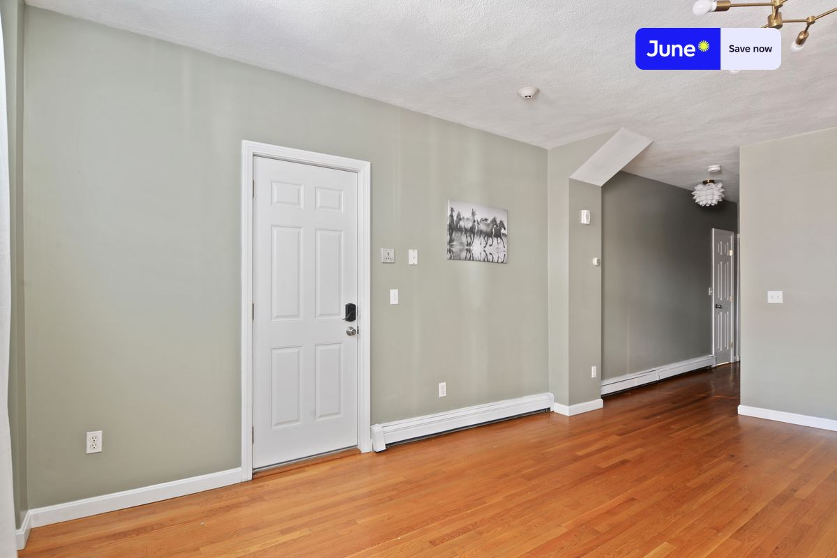 Photos of apartment on North Bennet St.,Boston MA 02113