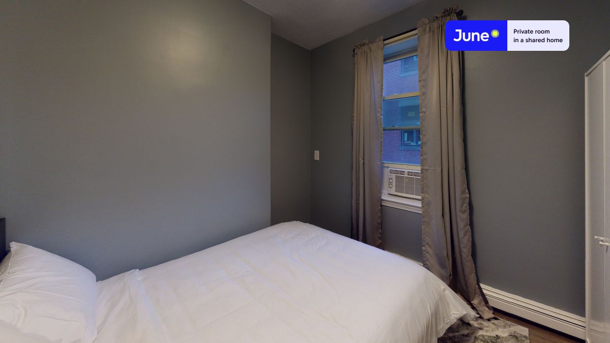 Pictures of  property for rent on North Bennet St., Boston, MA 02113