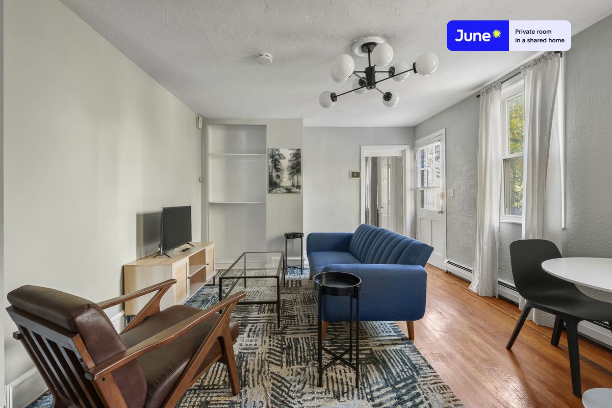 Photos of apartment on Bacon St.,Boston MA 02458