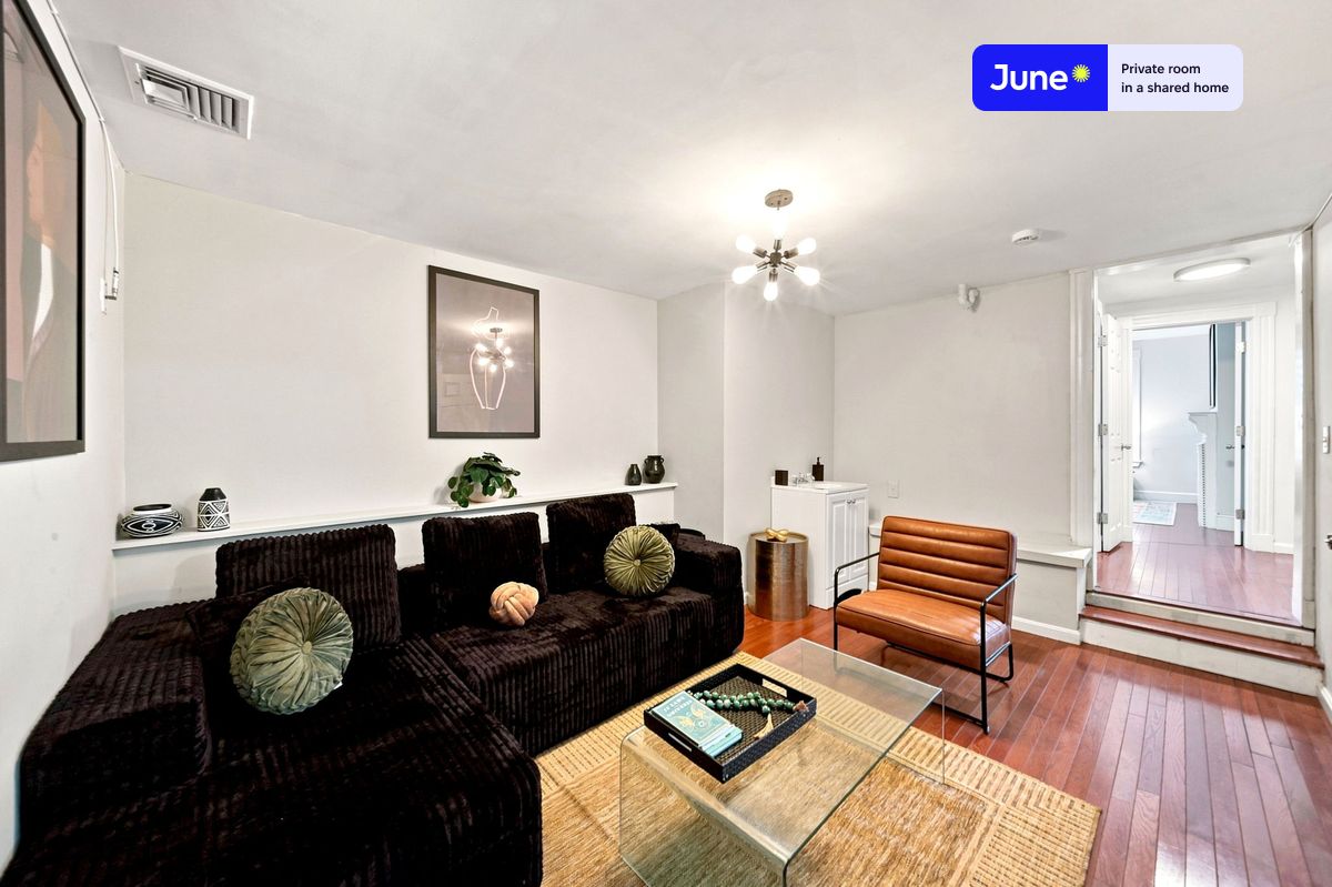 Photos of apartment on Linden St.,Boston MA 02134