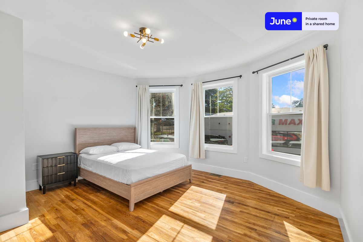 Pictures of  property for rent on Walnut Park, Boston, MA 02119