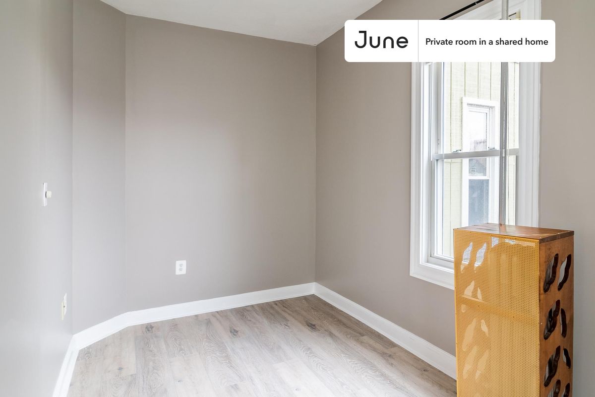 Photos of apartment on Beacon St.,Boston MA 02143
