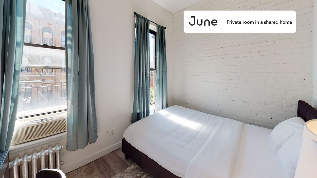 Room rental in 611 East 11th Street, New York City, US - private Room
