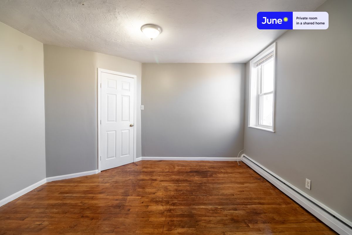 Photos of apartment on Bacon St.,Boston MA 02458