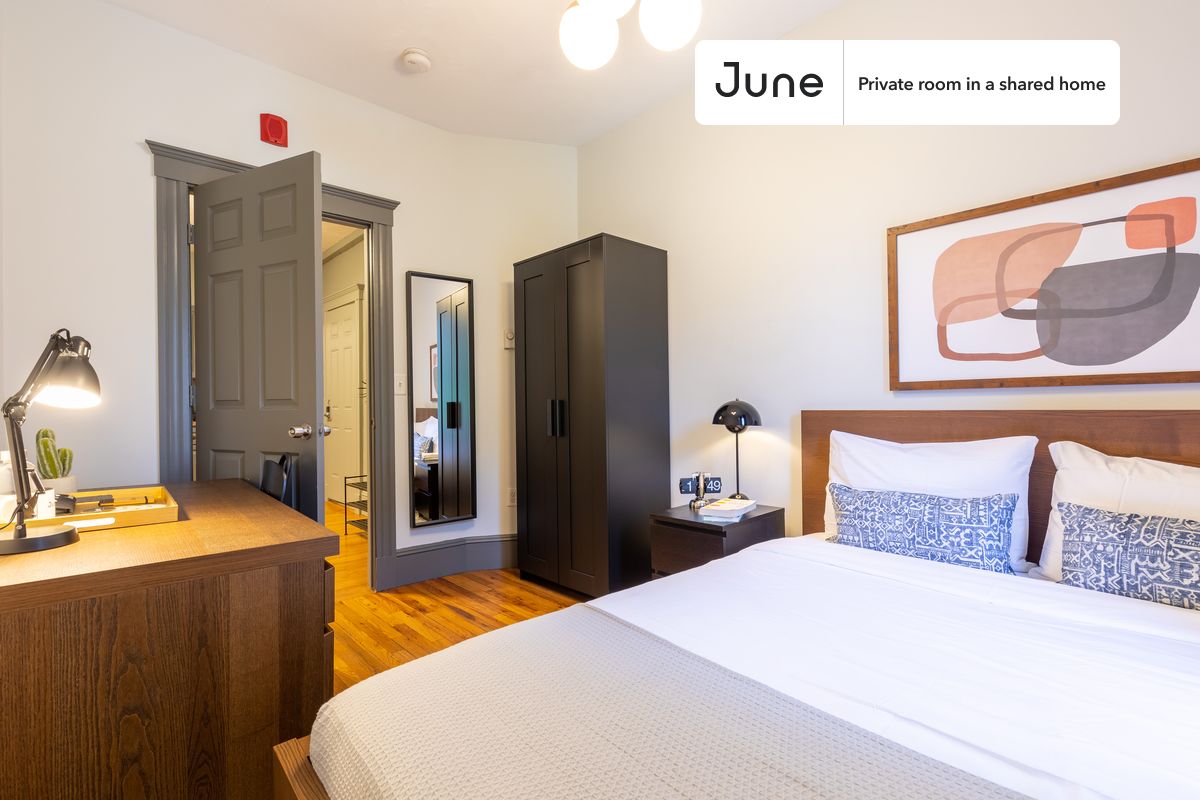 Spring Flash Sale: Move in before April 5th and get up to $300 off. Use code HelloSpring. Terms apply.

Planning your 2026-2027 academic stay? Book 9 months and pay our lower 12-month rate. Use code FALL2026.

PLEASE NOTE: This is a private room in a shared apartment. You will have your own bedroom and shared common areas (kitchen, bathroom, etc.) with other residents.

Queen bedroom in a 3 bedroom / 1 bathroom apartment!

Check out 3D tour now:  https://jnhm.es/PY

This  Queen room in Fenway  offers flexible lease lengths, including a standard 12-month term and options up to 18 months. You pick your custom start and end date. Monthly rent rate is determined by furnishing preference, move-in date and move-out date. Speak to a June representative for recommendations on the best stay duration for the lowest rate, and learn more about this home on the June website:  https://jnhm.es/Ev

Amenities of this home:   Dishwasher,    Furnished Common Areas,    Wi-Fi - Paid separately (High-Speed),    Guarantors Allowed,       Flat-Screen TV,    Dining area,    Package room,       Street parking - City permit required,    Laundry - Paid separately (in building),    Smart lock,    Hardwood Flooring,    Microwave,    Oven,    Refrigerator,    Community Events,   also, this unit is conveniently located, several local parks, restaurants and bars are just minutes away.

About June Homes: Welcome to the easiest rental experience of your life. Rent furnished or unfurnished apartments available with a flexible lease, including a standard 12-month term and options up to 18 months. As a resident, you’ll have access to 24/7 support and monthly cleanings of the home’s shared spaces. Sign up now to apply online for your next home with June: https://jnhm.es/sign-roomi

Brokers welcome! Contact us for more details.

Interested? Kindly note that the minimum stay duration would be 31 days. 

Use this listing ID when speaking to June team:  #236 C