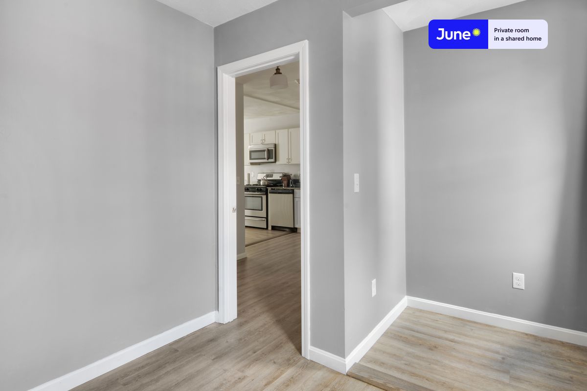 Photos of apartment on North Bennet St.,Boston MA 02113