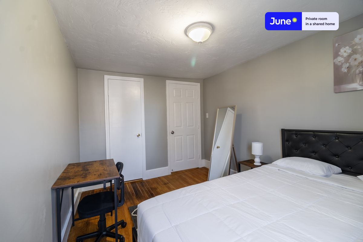 Photos of apartment on Bacon St.,Boston MA 02458