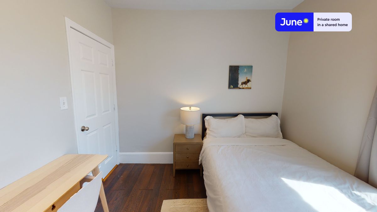Photos of apartment on Glenway St.,Boston MA 02121