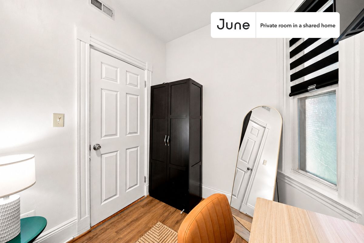 Photos of apartment on Linden St.,Boston MA 02134