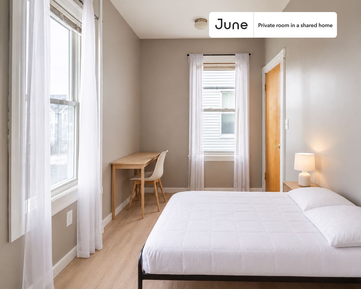 Pictures of  property for rent on Beacon St., Boston, MA 02143