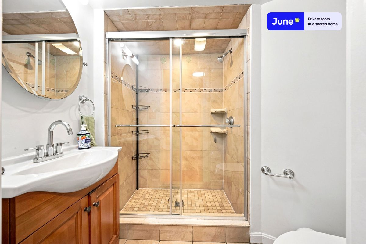 Photos of apartment on Linden St.,Boston MA 02134