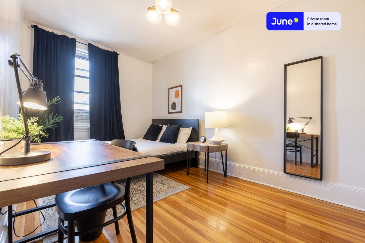 Pictures of  property for rent on Hanover St., Boston, MA 02113