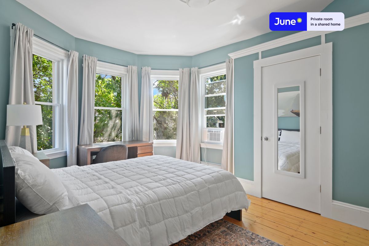 Photos of apartment on Prospect St.,Boston MA 02139