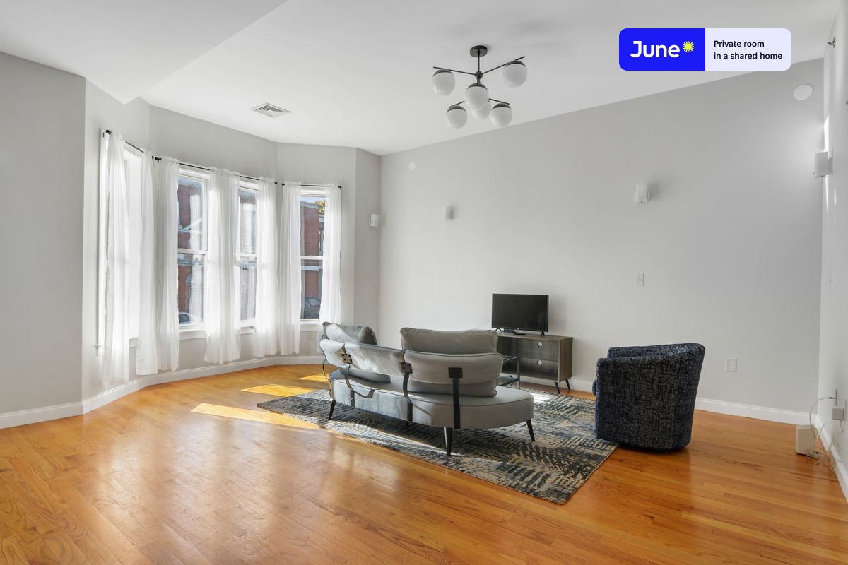 Photos of apartment on Dudley St.,Boston MA 02119