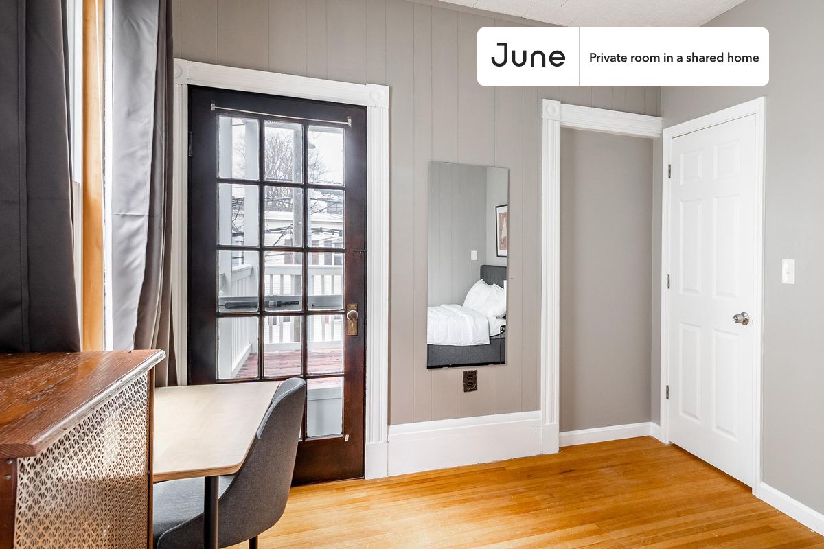 Photos of apartment on Beacon St.,Boston MA 02143