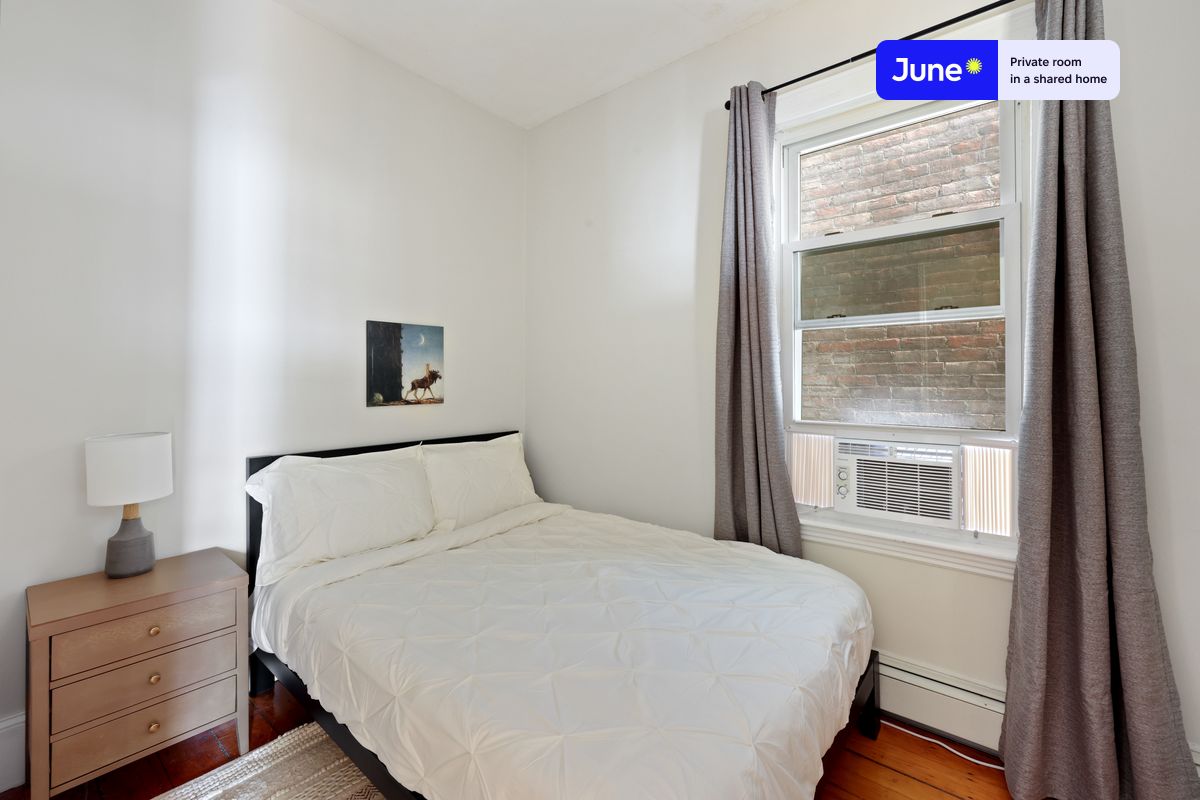 Pictures of  property for rent on School St., Boston, MA 02119