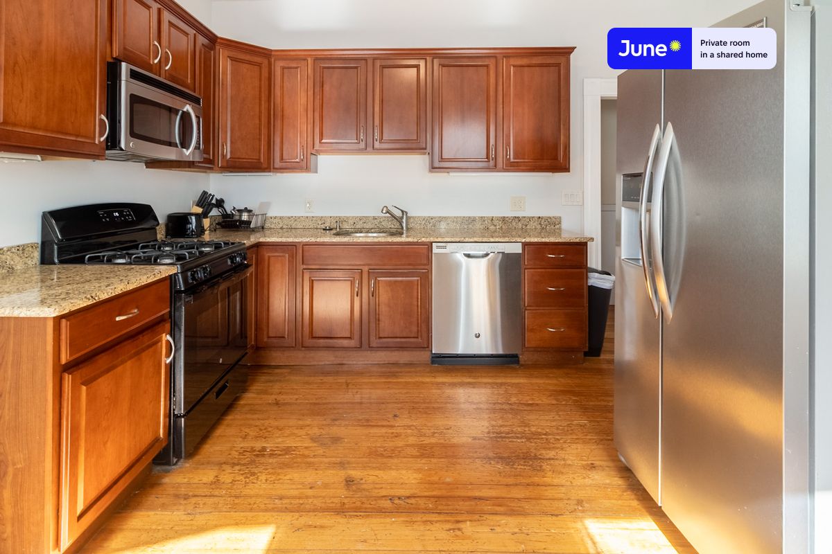 Photos of apartment on Prospect St.,Boston MA 02139