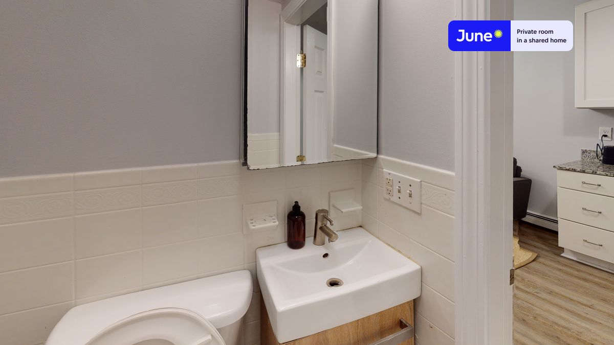Photos of apartment on North Bennet,Boston MA 02113