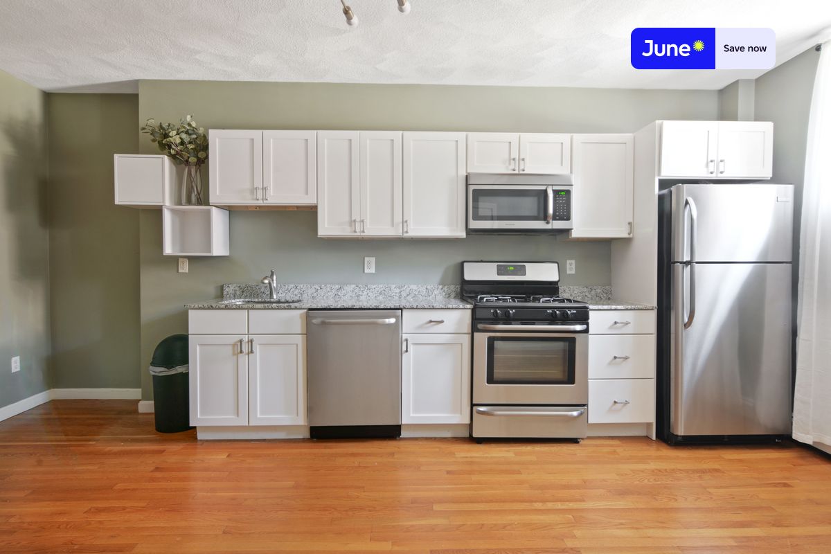 Photos of apartment on North Bennet St.,Boston MA 02113