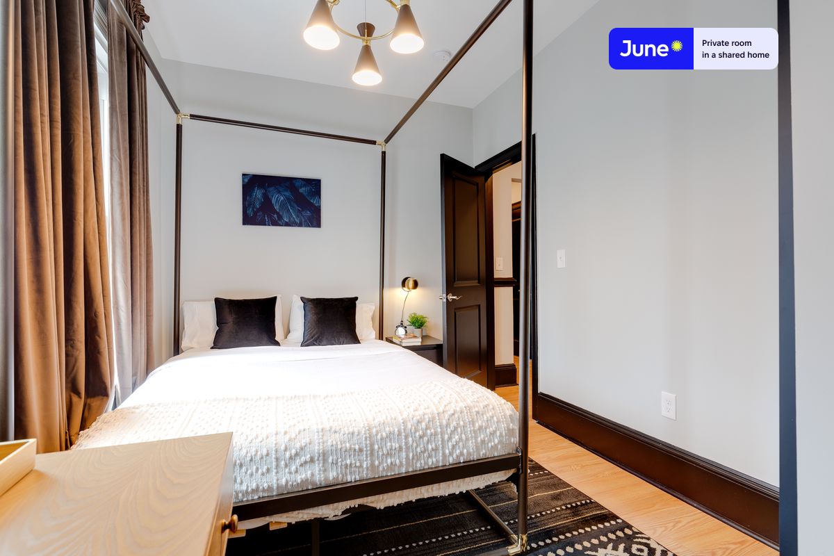 Pictures of  property for rent on Boston St., Boston, MA 02125