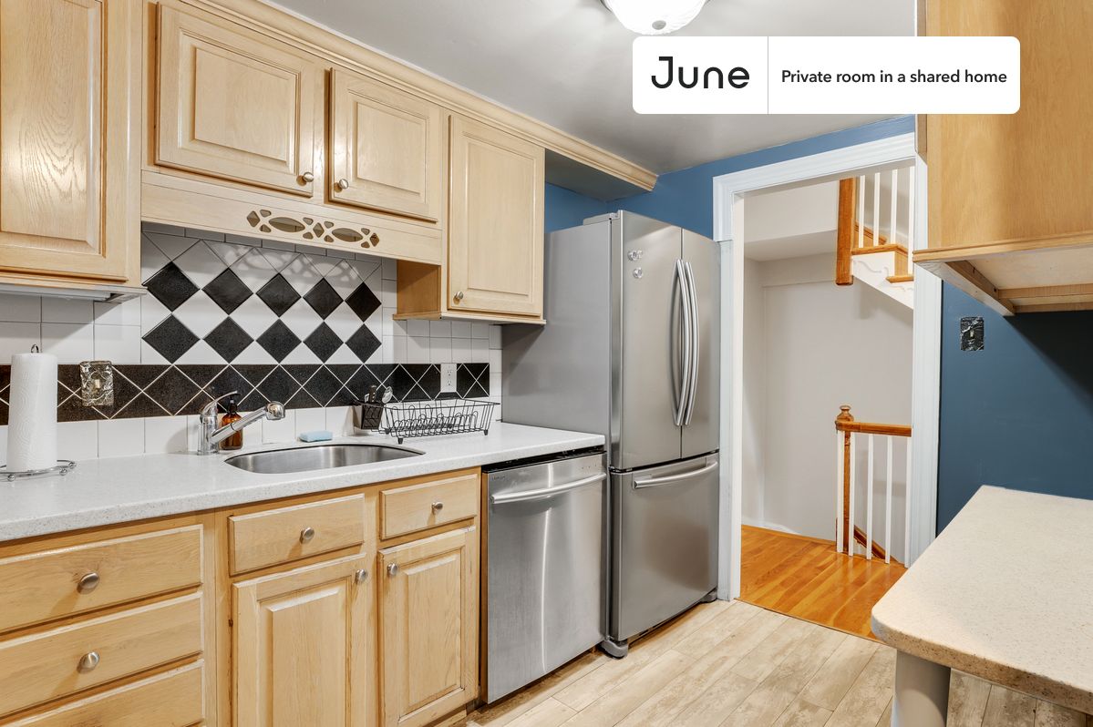 

PLEASE NOTE: This is a private room in a shared apartment. You will have your own bedroom and shared common areas (kitchen, bathroom, etc.) with other residents.

Queen bedroom in a 7 bedroom / 4 bathroom apartment!

Check out 3D tour now:  https://jnhm.es/SY

This  Queen room in Southwest Waterfront  offers flexible lease lengths, including a standard 12-month term and options up to 18 months. You pick your custom start and end date. Monthly rent rate is determined by furnishing preference, move-in date and move-out date. Speak to a June representative for recommendations on the best stay duration for the lowest rate, and learn more about this home on the June website:  https://jnhm.es/5zB

Amenities of this home:   Guarantors Allowed,    Dishwasher,    Furnished Common Areas,    Wi-Fi - Paid separately (High-Speed),       Central AC (Common space),    Paid parking,       Laundry in building (free),    Hardwood Flooring,    Microwave,    Oven,    Refrigerator,    Community Events,   also, this unit is conveniently located, several local parks, restaurants and bars are just minutes away.

About June Homes: Welcome to the easiest rental experience of your life. Rent furnished or unfurnished apartments available with a flexible lease, including a standard 12-month term and options up to 18 months. As a resident, you’ll have access to 24/7 support and monthly cleanings of the home’s shared spaces. Sign up now to apply online for your next home with June: https://jnhm.es/sign-roomi

Brokers welcome! Contact us for more details.

Interested? Kindly note that the minimum stay duration would be 31 days. 

Use this listing ID when speaking to June team:  #526 D