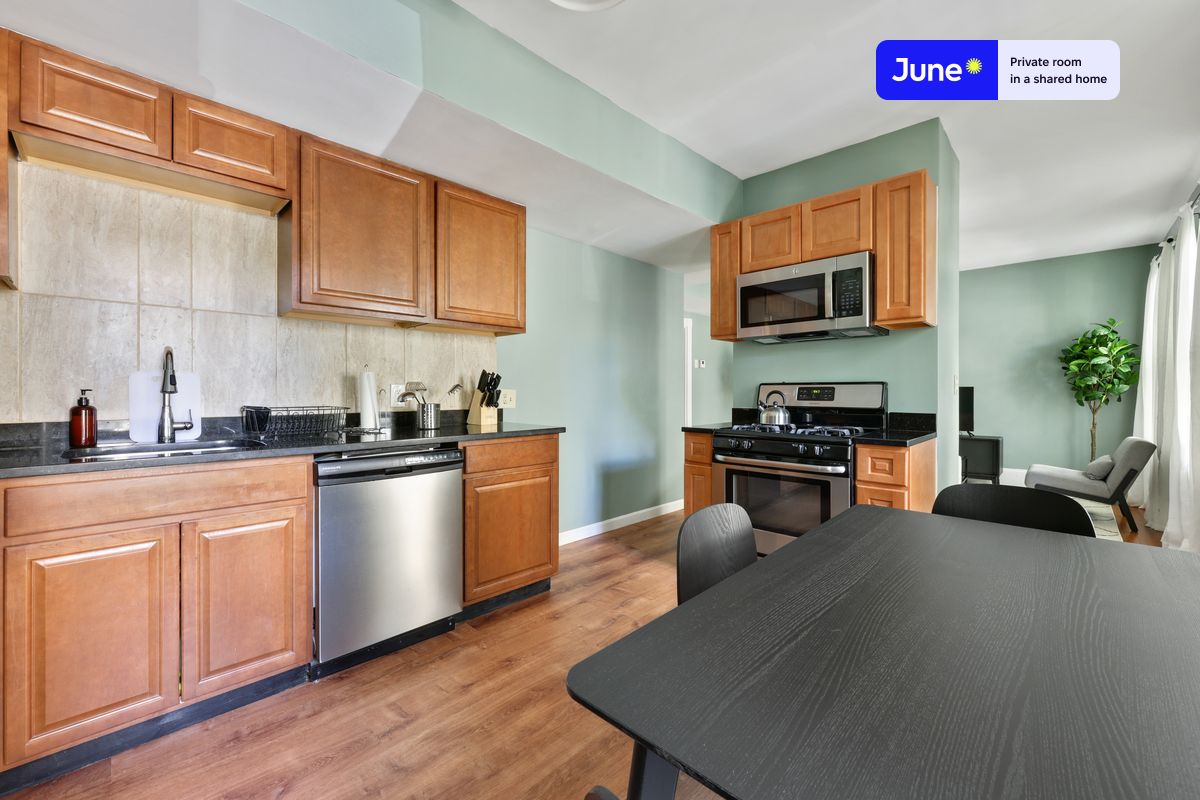 Photos of apartment on Prospect St.,Boston MA 02139