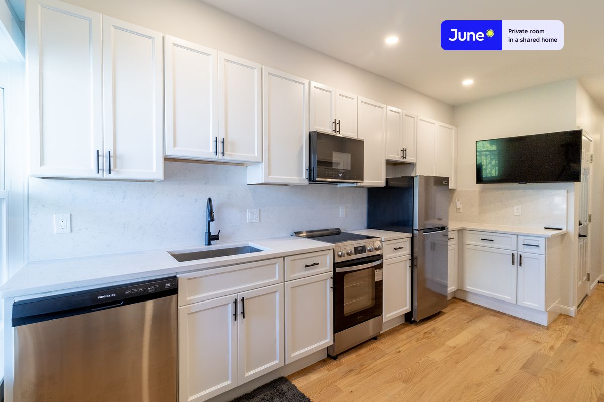 Photos of apartment on Mount Vernon St.,Boston MA 02125