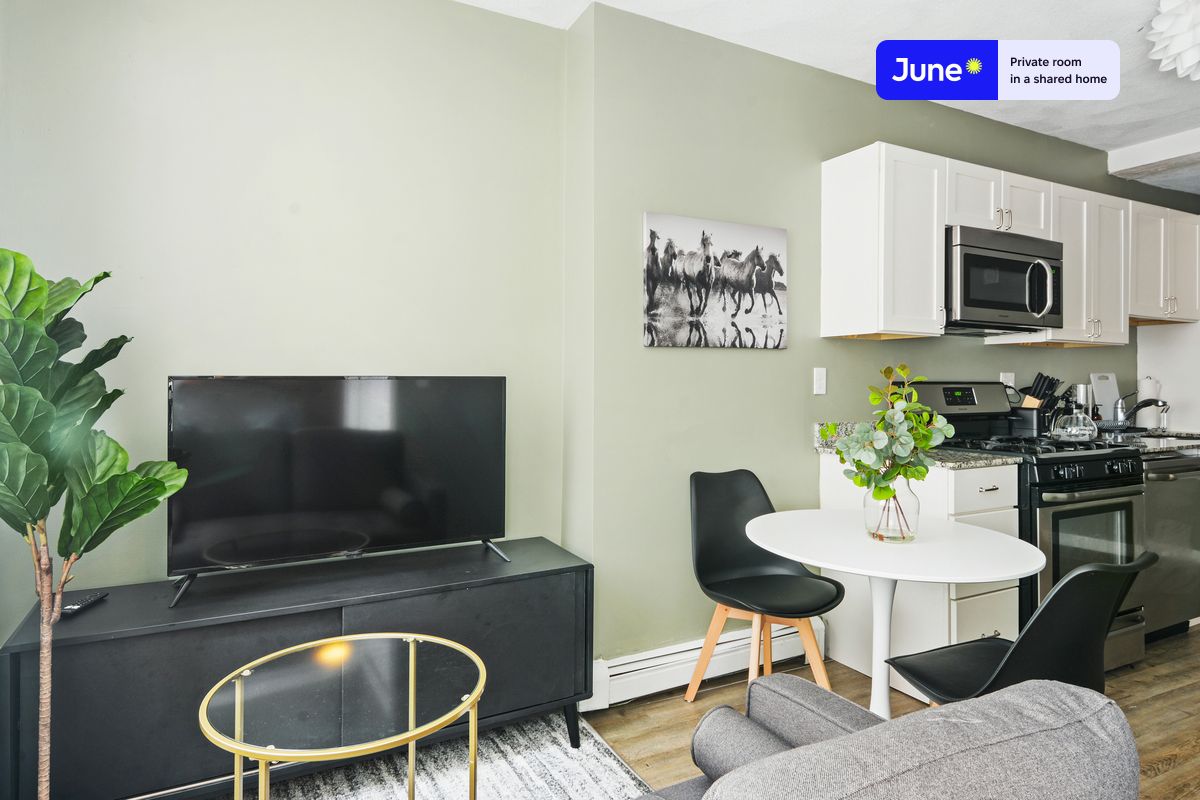 Photos of apartment on North Bennet,Boston MA 02113
