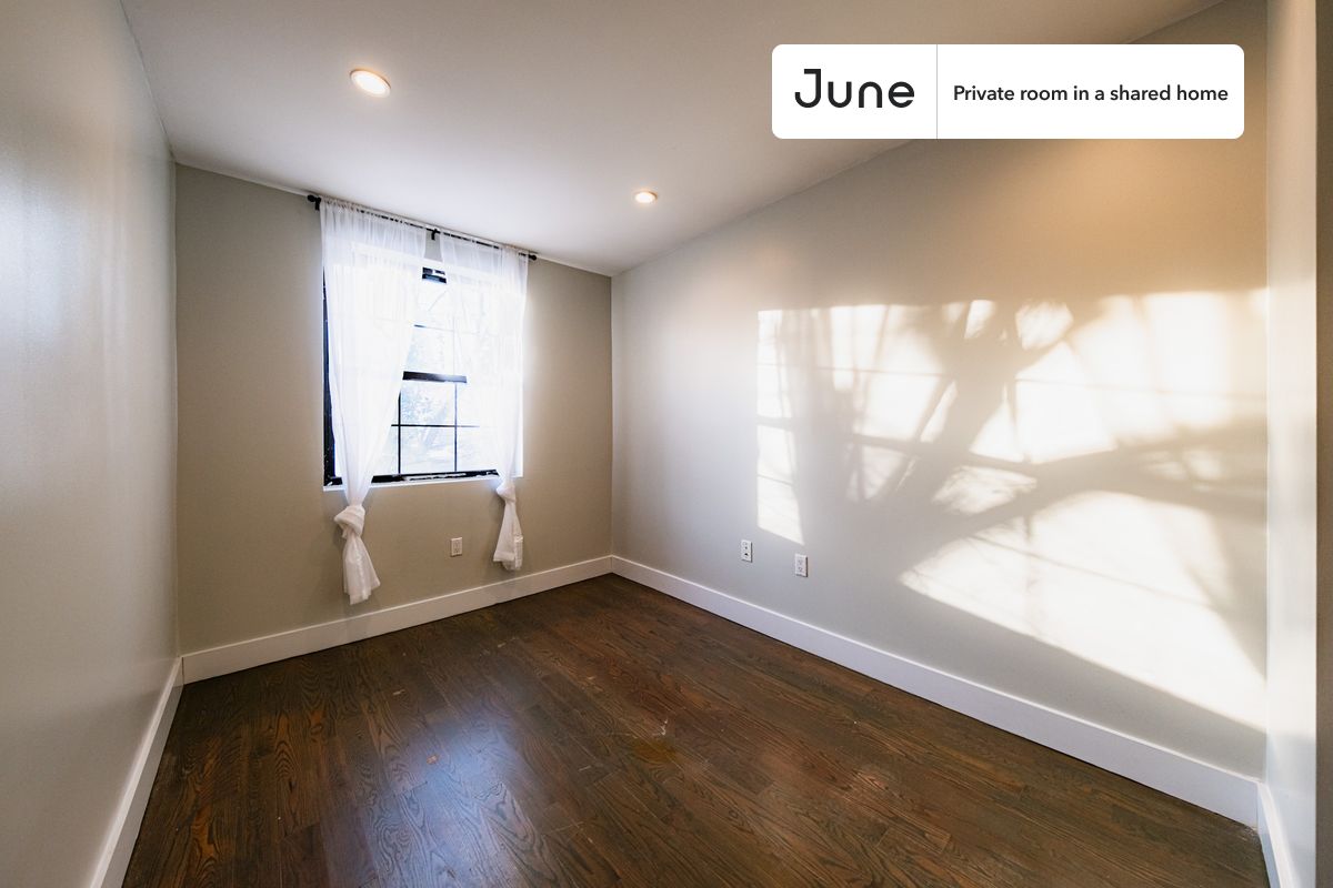 Room rental in 580 E 26th Street, New York City, US - private Room