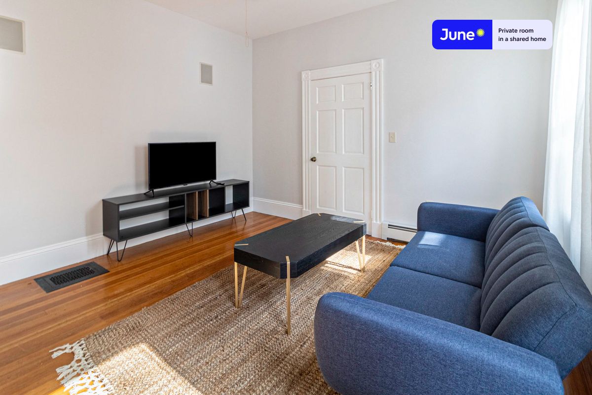 Photos of apartment on Prospect St.,Boston MA 02139