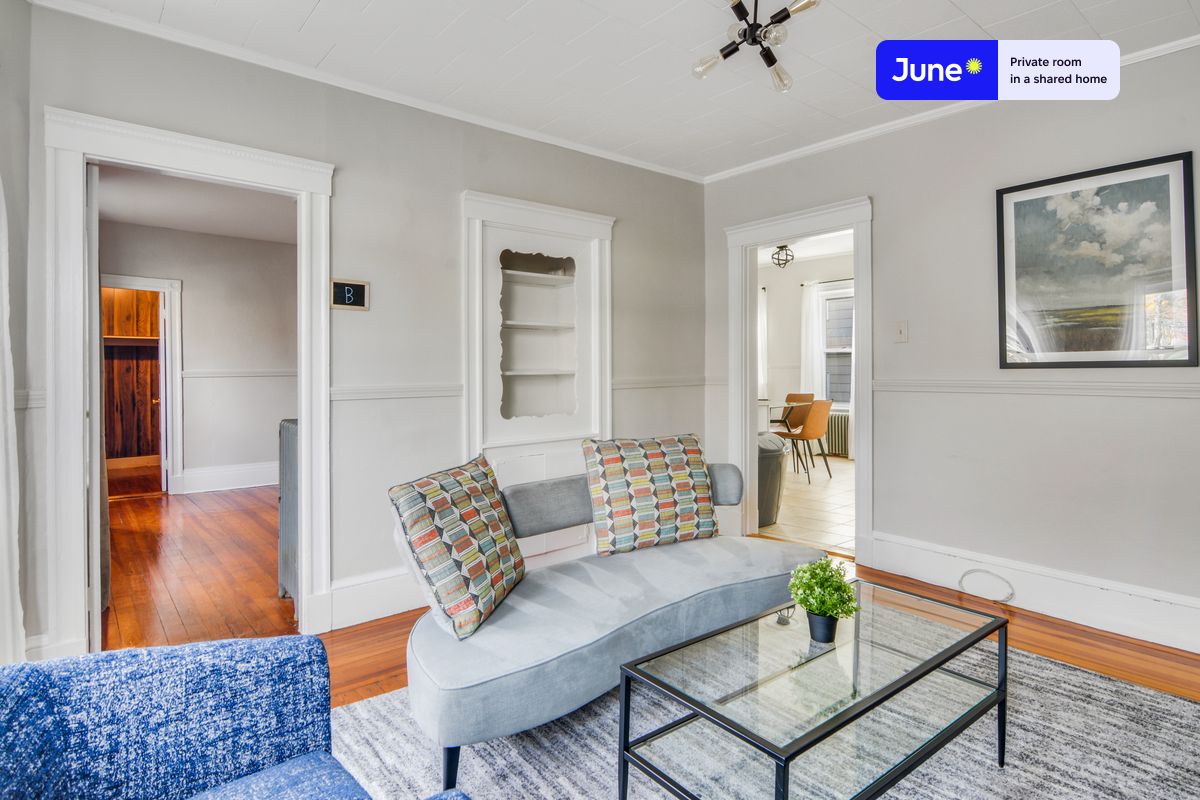 Photos of apartment on Craigie St.,Boston MA 02143