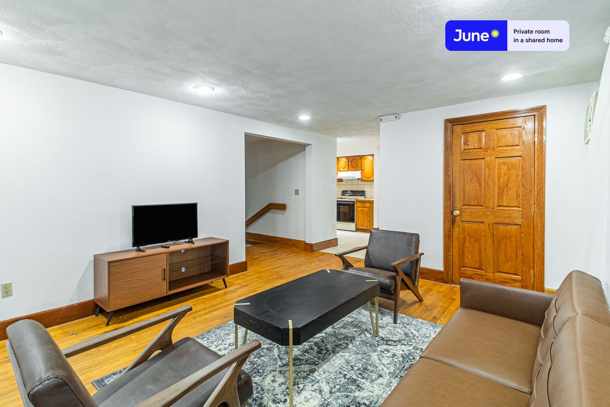 Photos of apartment on Auburn St.,Boston MA 02139