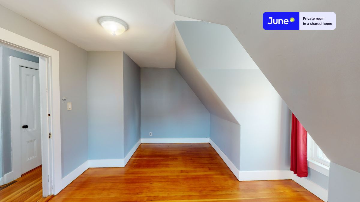 Photos of apartment on Saunders St.,Boston MA 02134