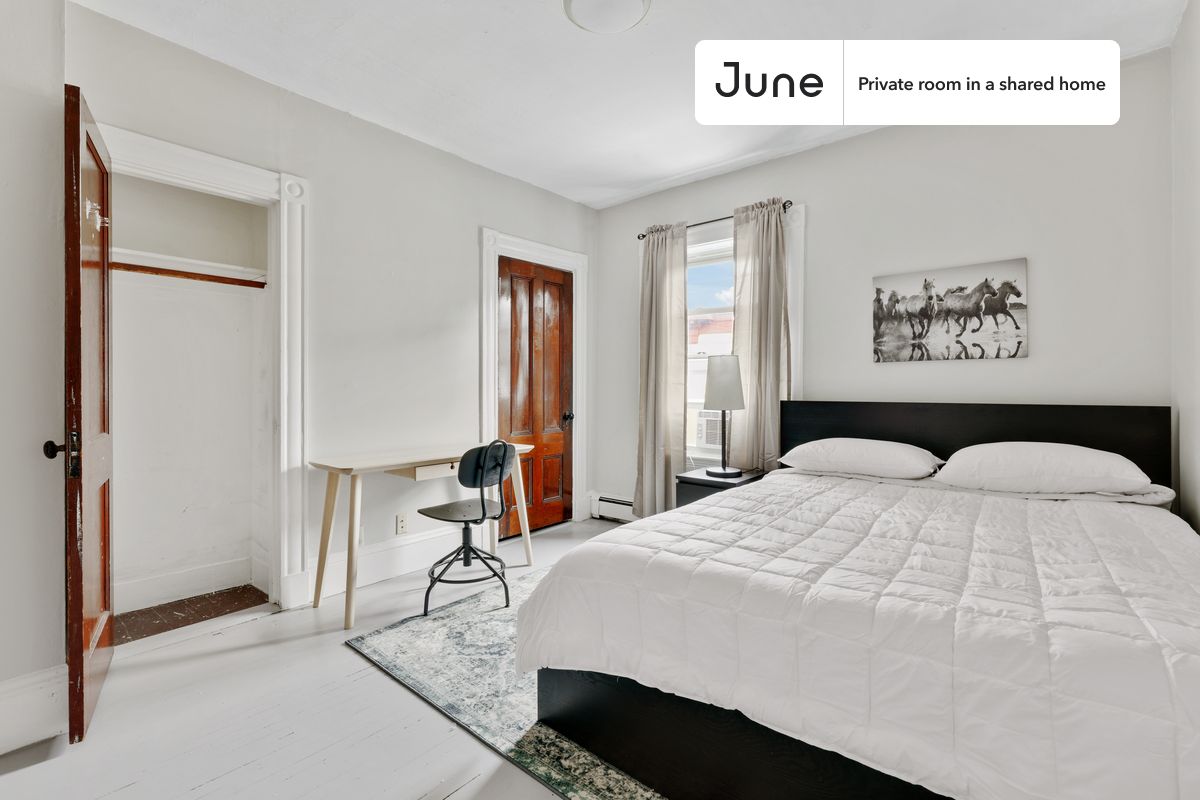 Photos of apartment on Easton St.,Boston MA 02134