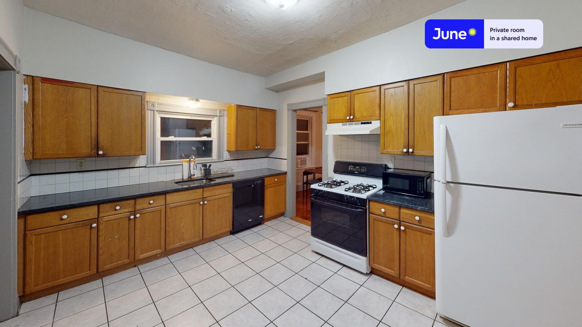Photos of apartment on Coolidge Rd.,Boston MA 02134