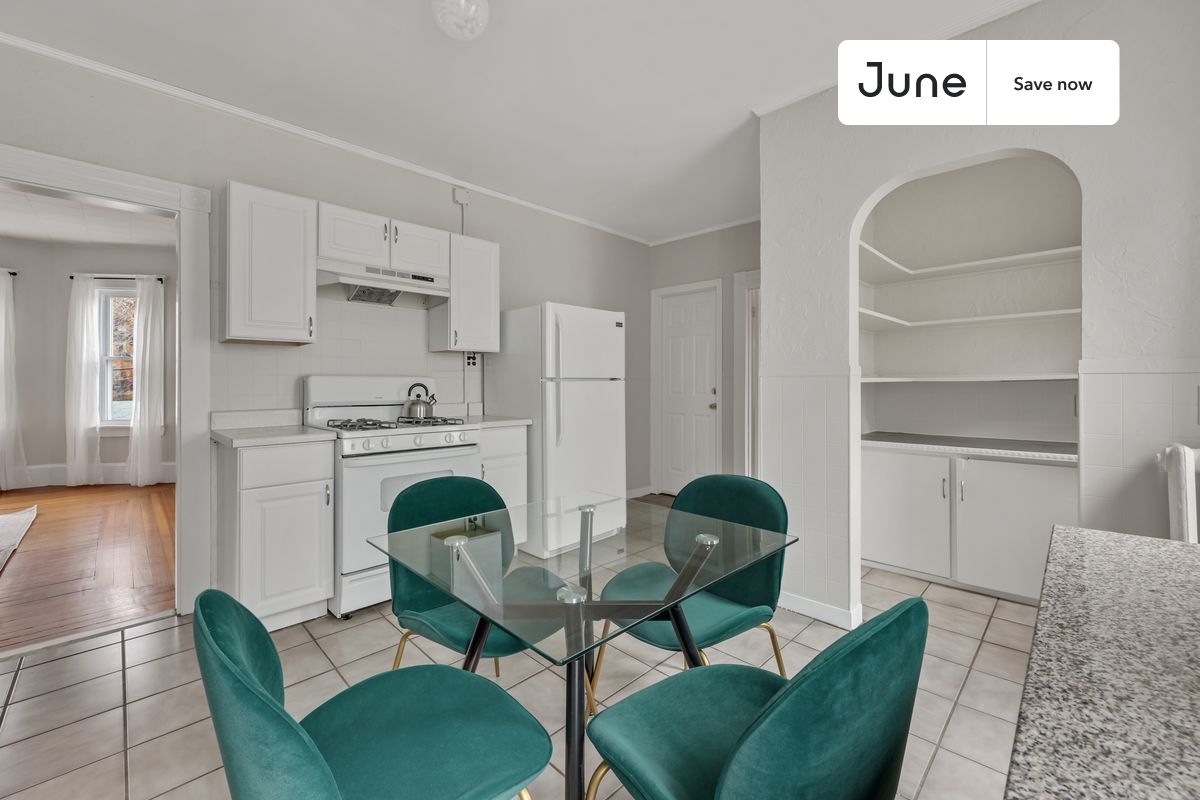 Photos of apartment on Craigie St.,Boston MA 02143