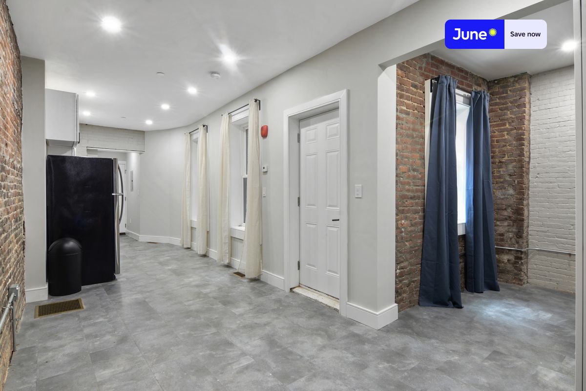 Photos of apartment on Sheafe St.,Boston MA 02113