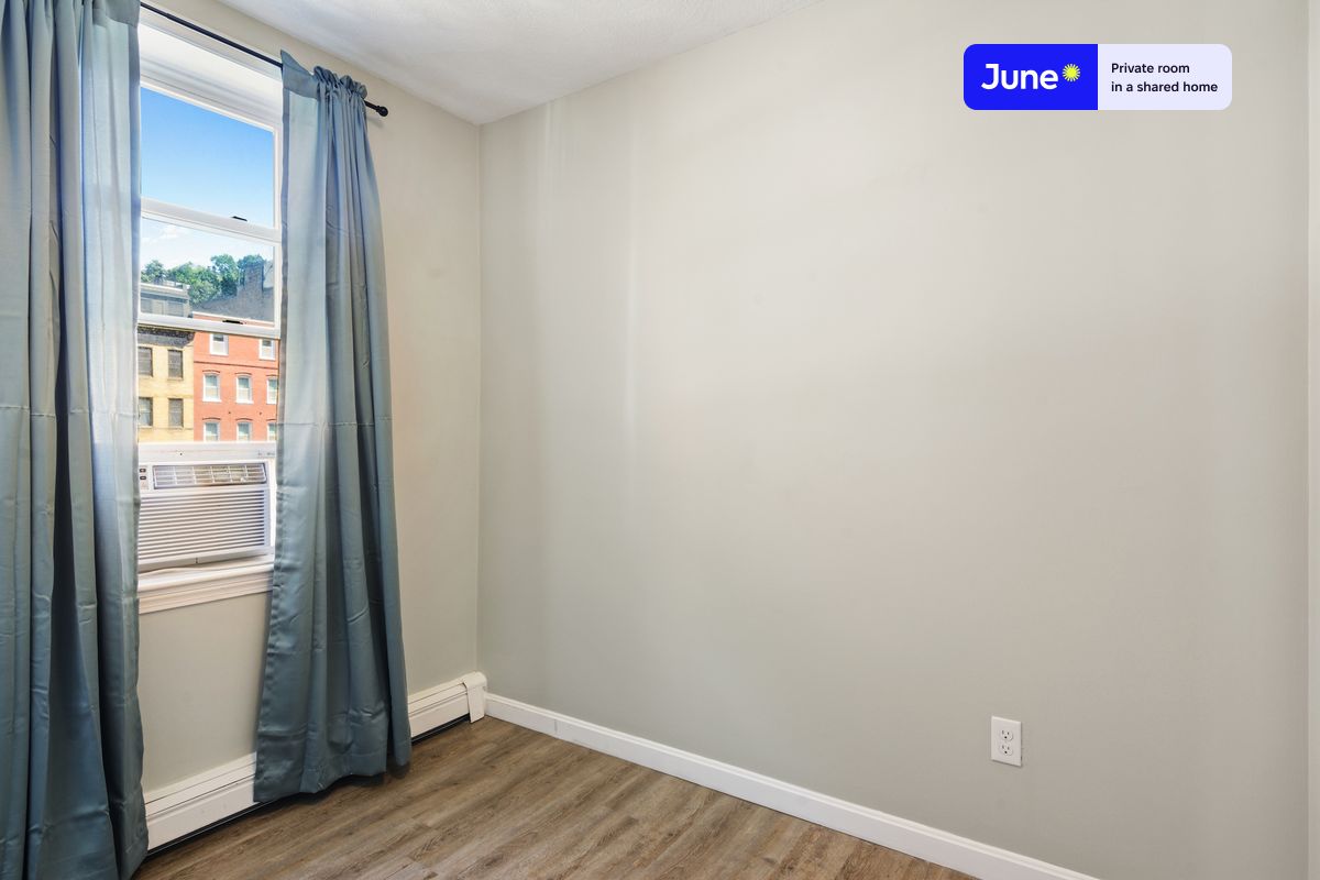Photos of apartment on North Bennet,Boston MA 02113