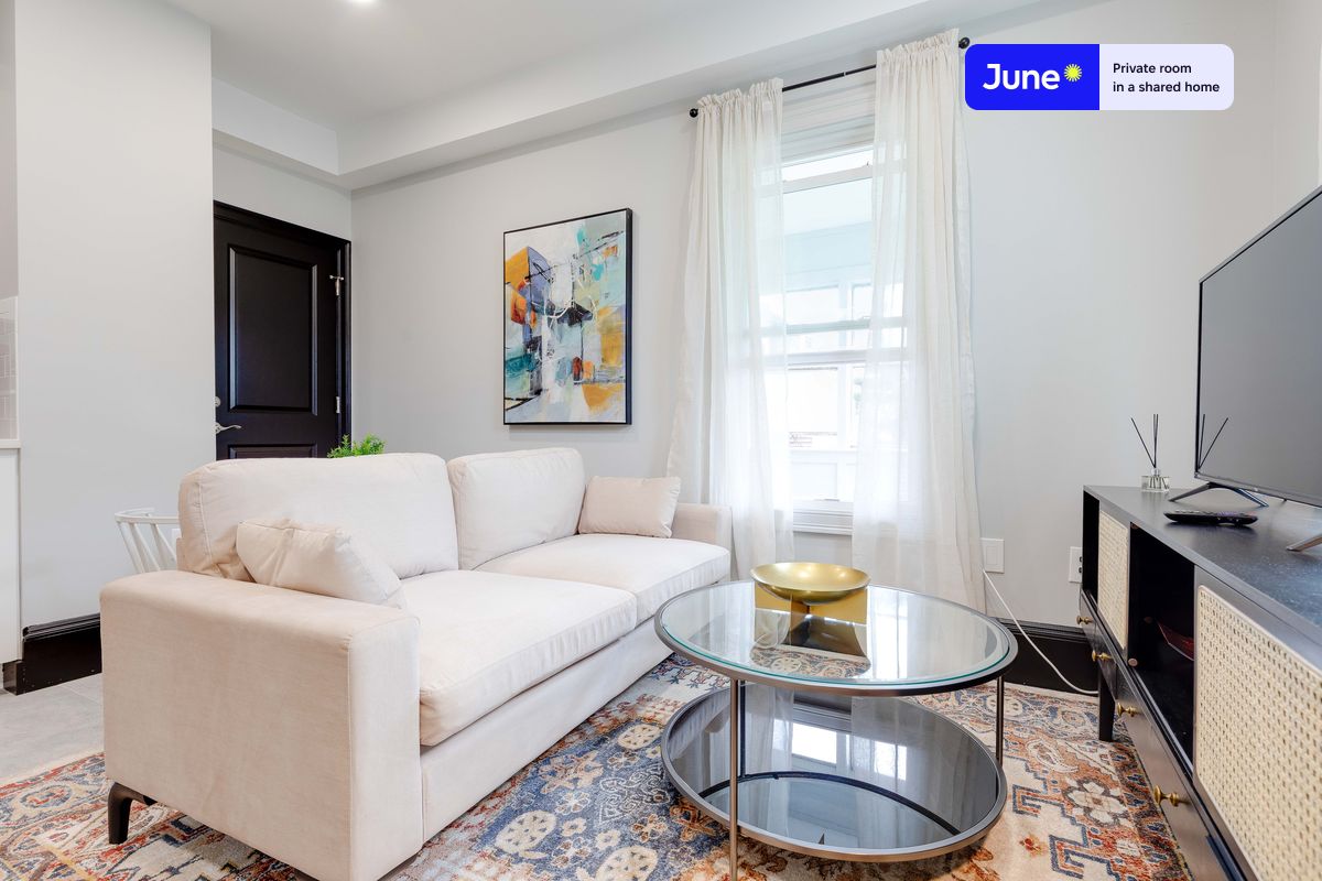 Photos of apartment on Boston St.,Boston MA 02125