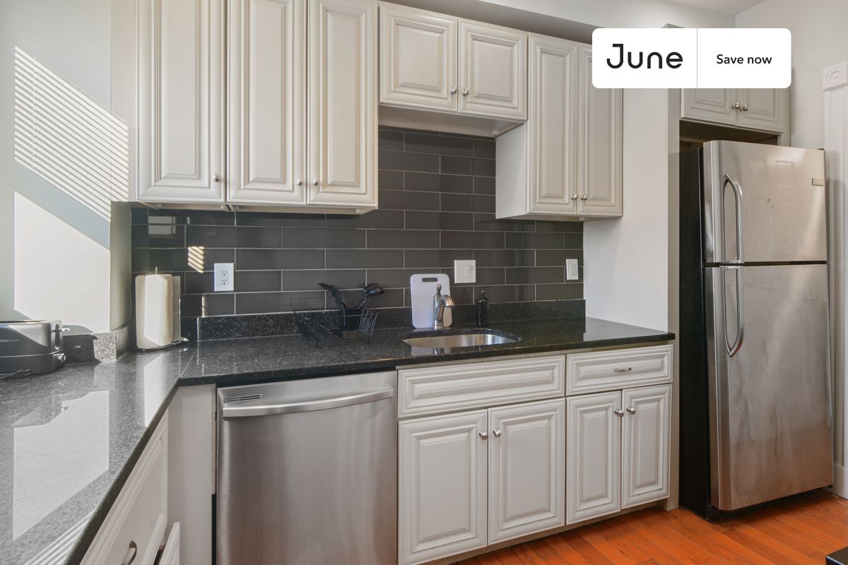 Photos of apartment on Linden St.,Boston MA 02134