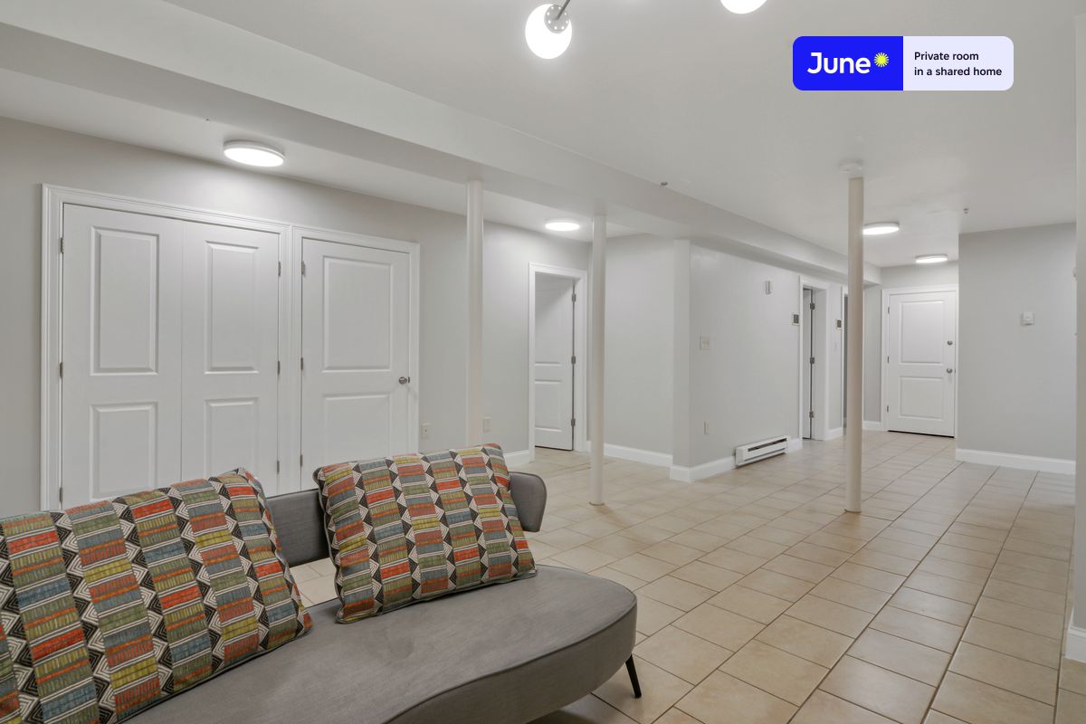 Photos of apartment on Dudley St.,Boston MA 02119