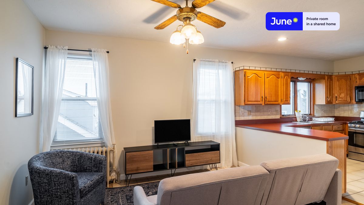 Photos of apartment on Glen St.,Boston MA 02145