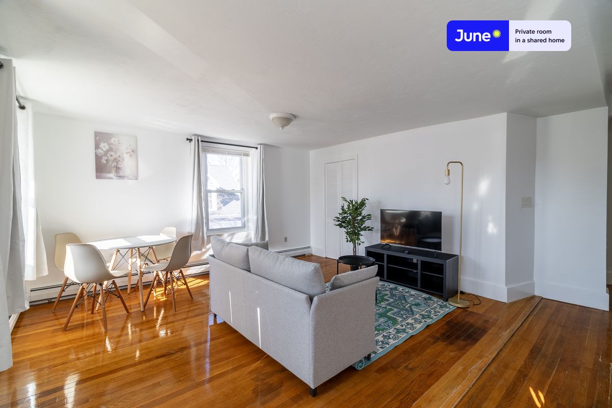 Photos of apartment on Bacon St.,Boston MA 02458