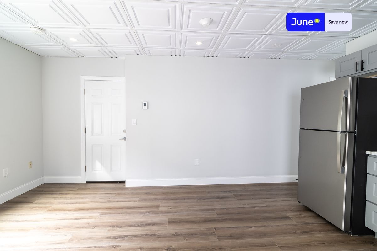 Photos of apartment on Cross St.,Boston MA 02145