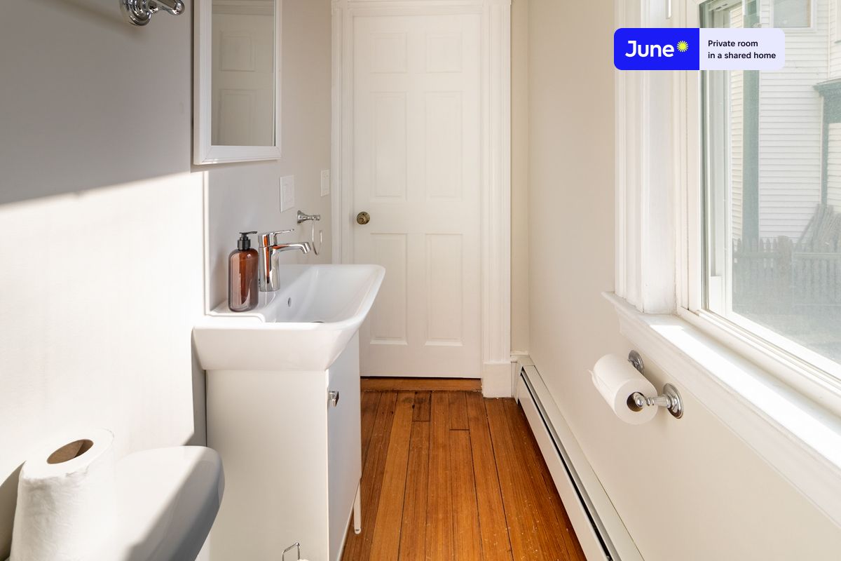 Photos of apartment on Prospect St.,Boston MA 02139