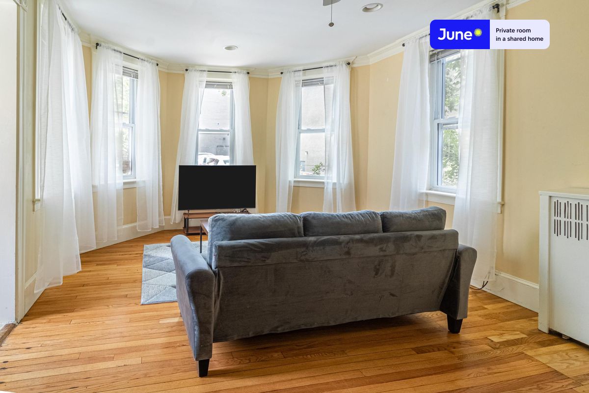 Photos of apartment on Chiswick Rd.,Boston MA 02135