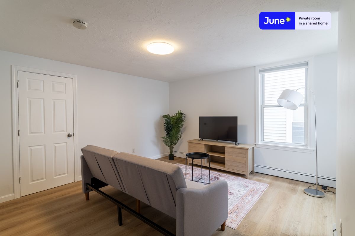 Photos of apartment on Winter St.,Boston MA 02141