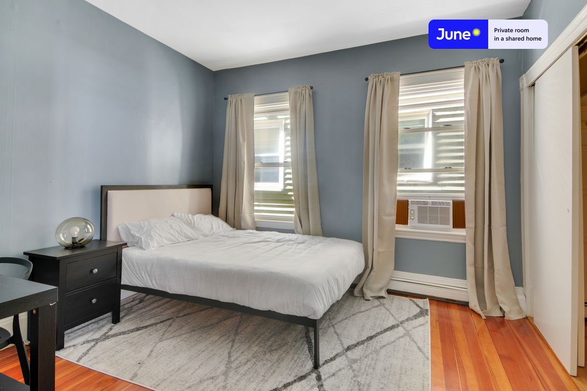 Pictures of  property for rent on Howell St., Boston, MA 02125