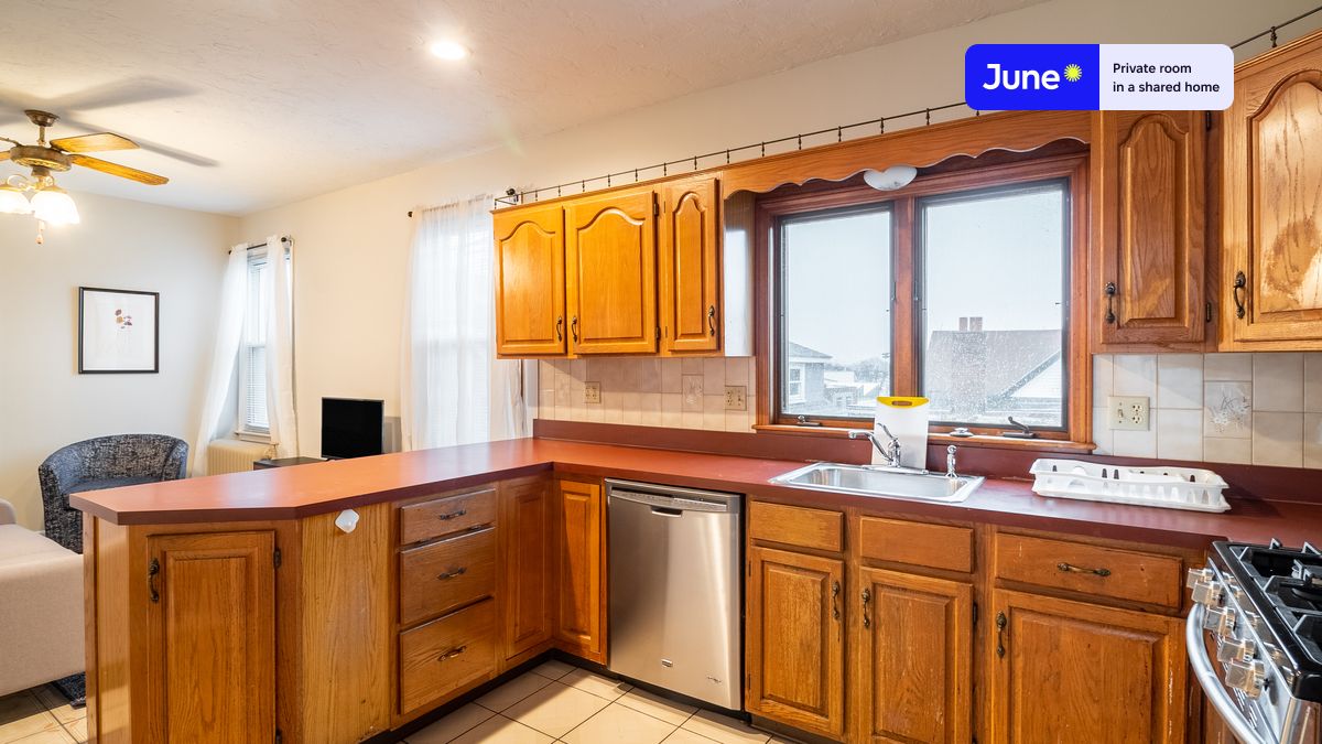 Photos of apartment on Glen St.,Boston MA 02145
